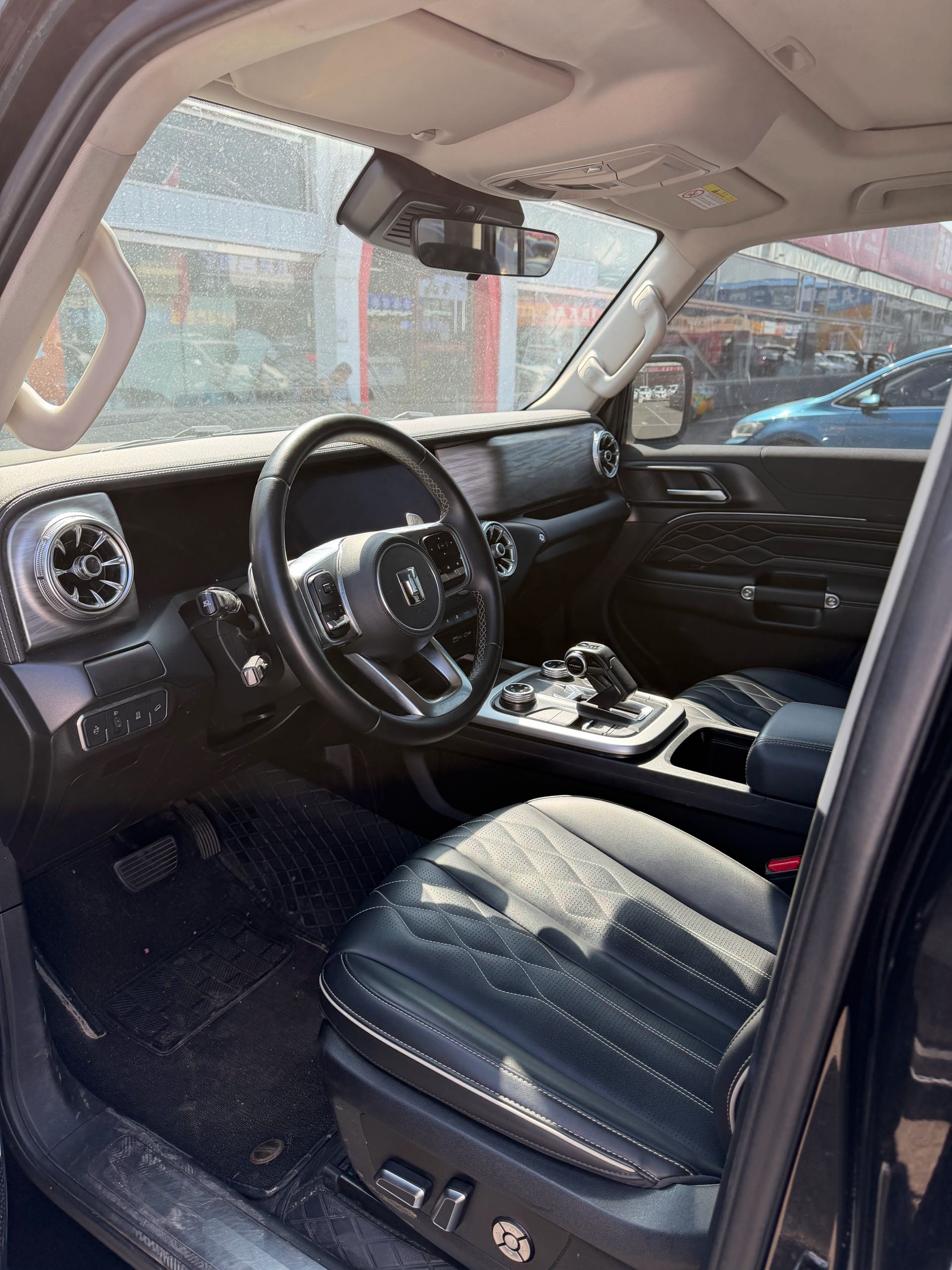Фото TANK Tank 300 2.0T Challenger — 3