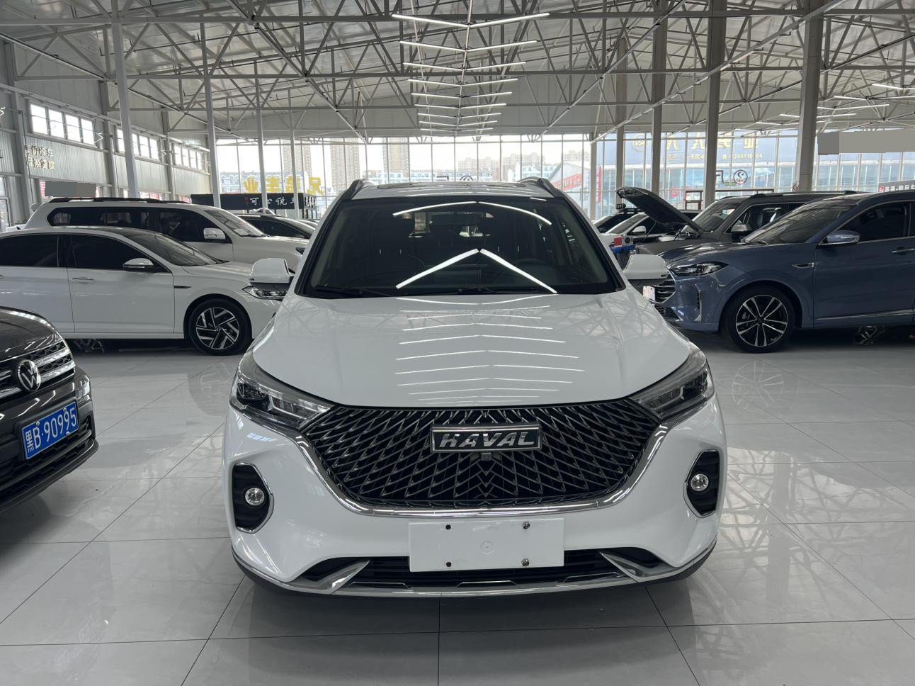 Haval M6 PLUS 1.5T Luxury Smart Connectivity Model photo 2