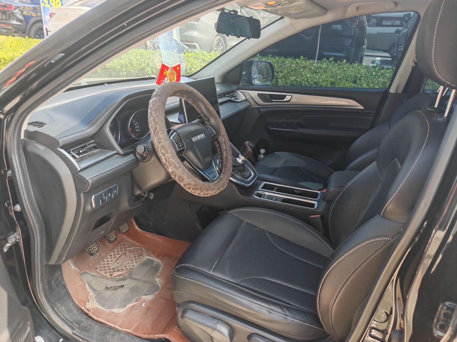 Фото Haval M6 PLUS 1.5T Luxury Smart Connectivity Model — 2