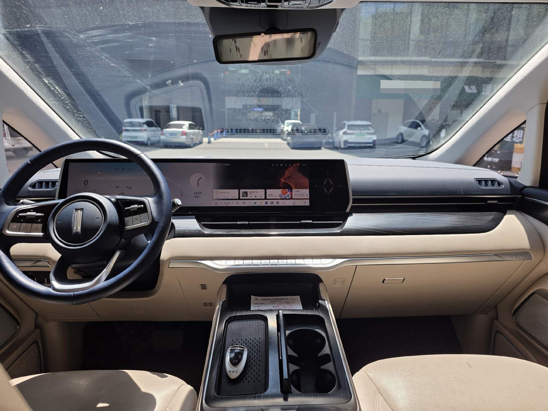 Фото WEY Gaoshan PHEV 1.5T Four-Wheel-Drive Flagship Edition — 5