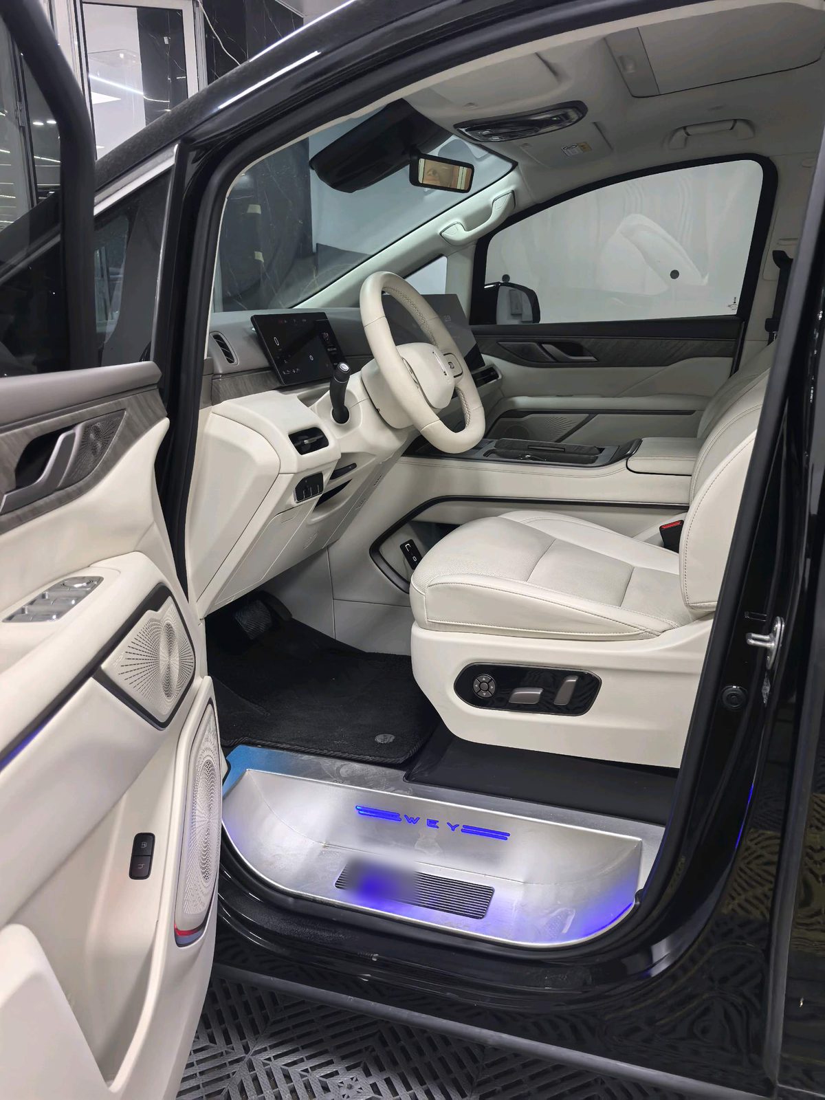 WEY Gaoshan 9 Hi4 1.5T Four-Wheel Drive Version photo 2