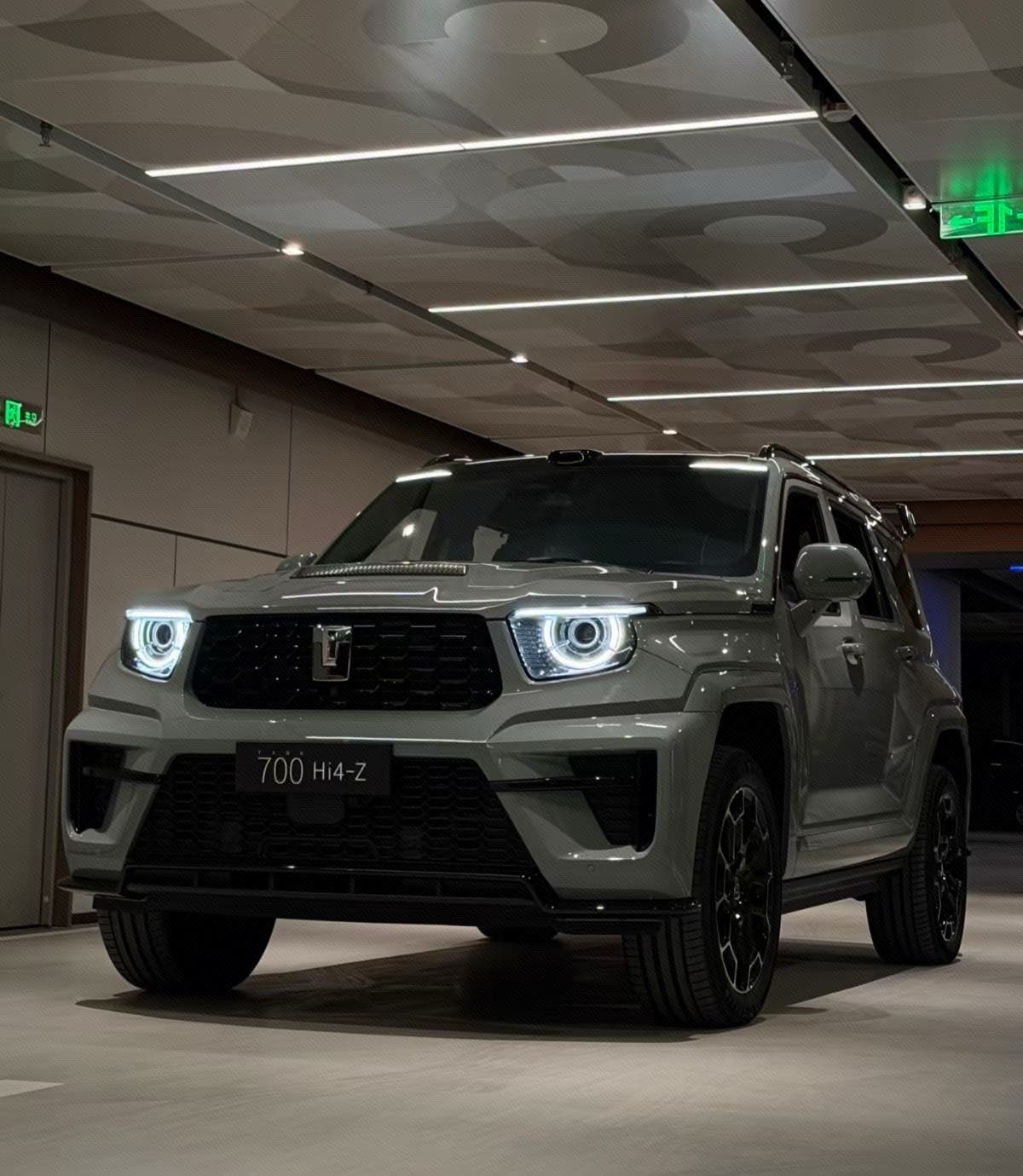 TANK Tank 700 Hi4-T 3.0T Ultimate Edition