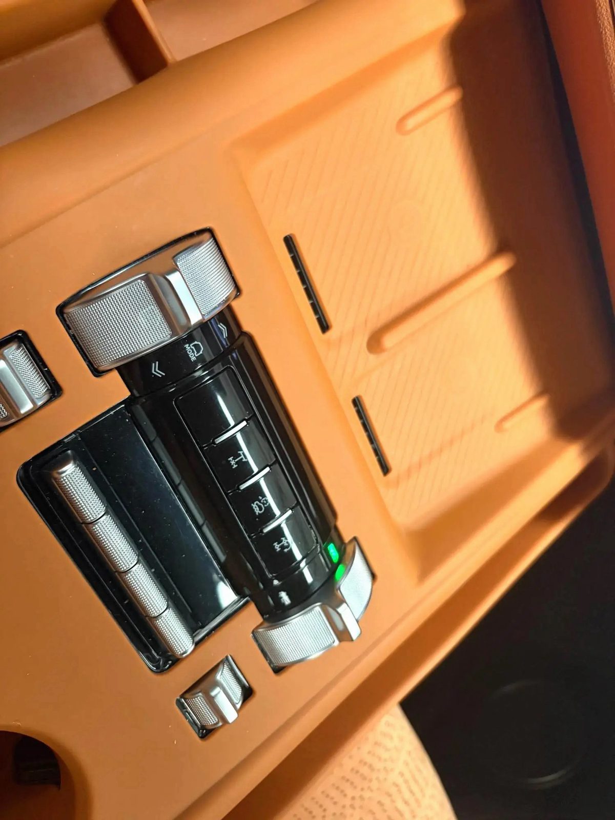 Foto del TANK Tank 500 Hi4-Z 2.0T Zhi Xiang Edition 5