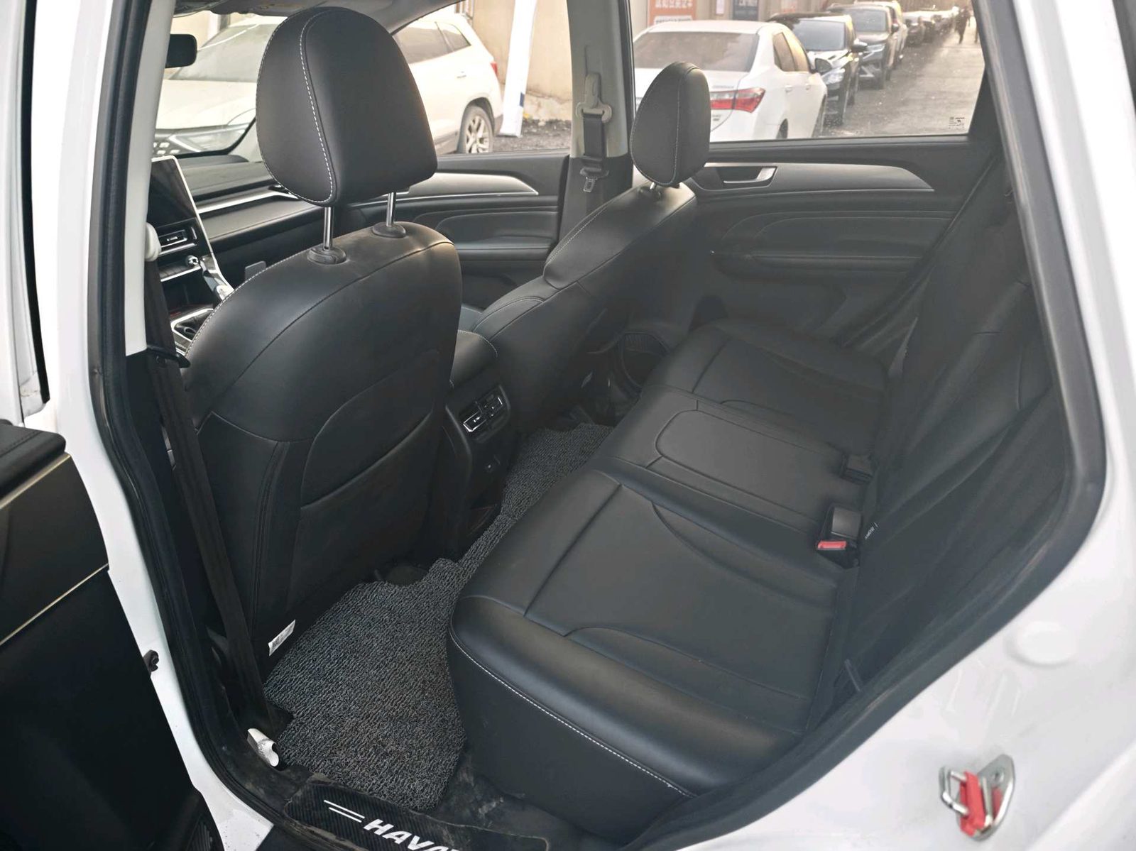 Foto Haval M6 PLUS 1.5T Elite Smart Connectivity Model 3