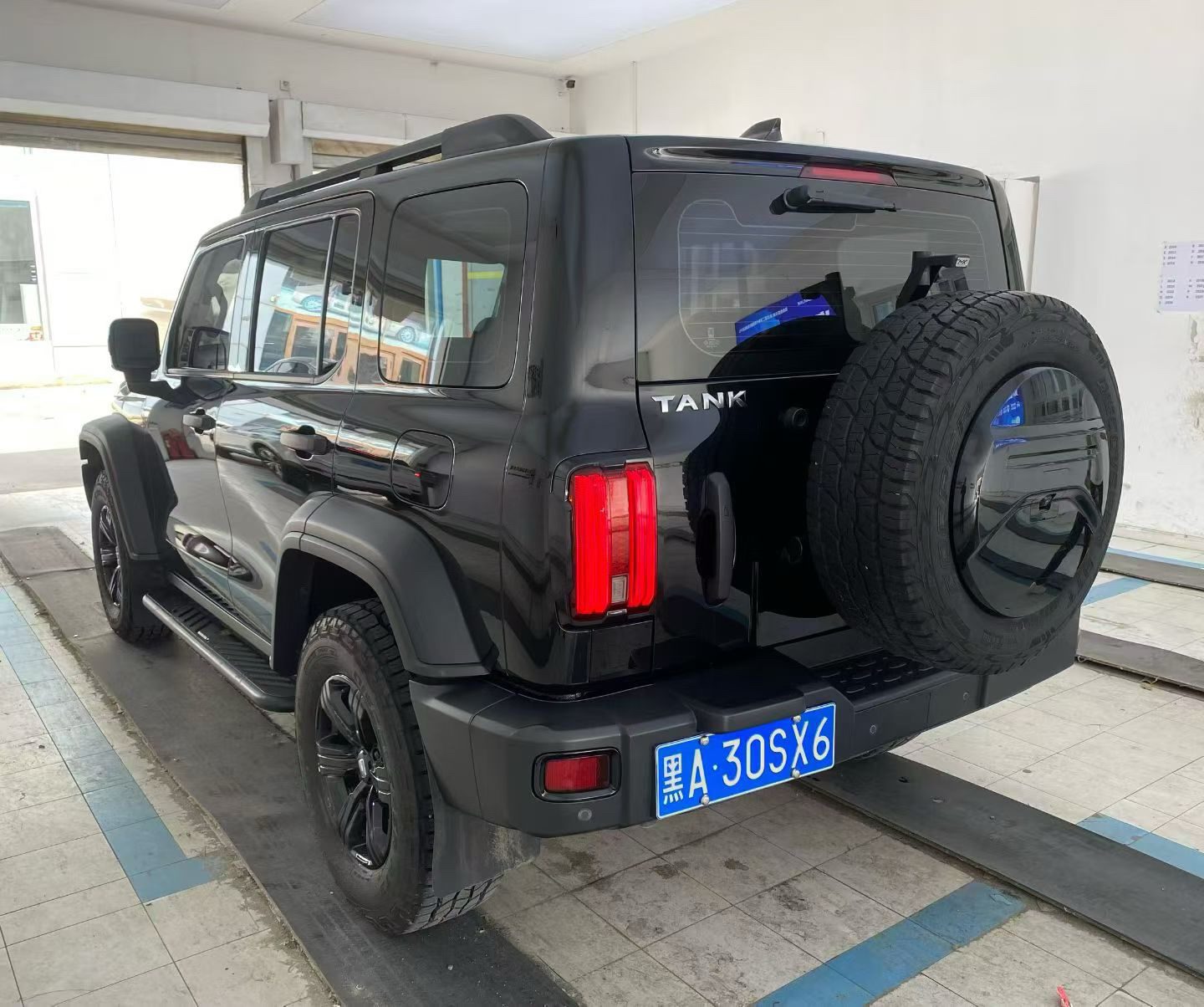 TANK Tank 300 2.0T Off-Road Edition Conqueror photo 4
