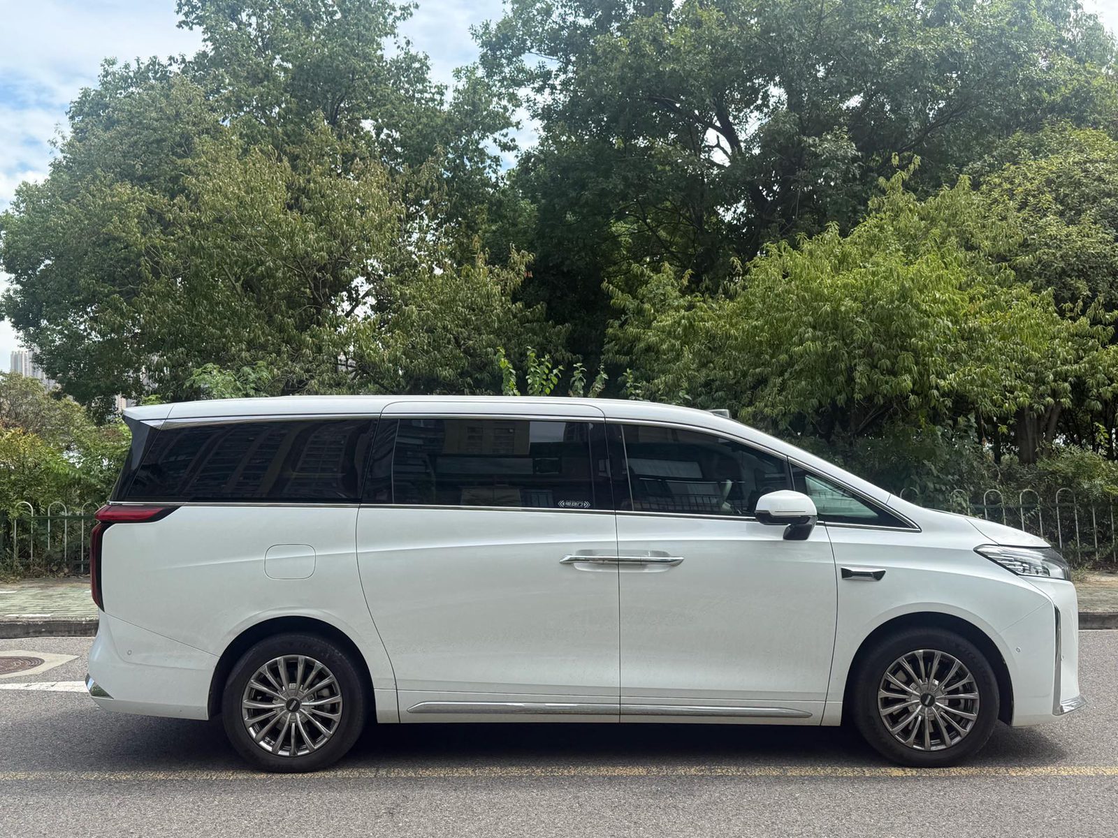 WEY Gaoshan 8 Hi4 1.5T Four-Wheel Drive Version photo 3