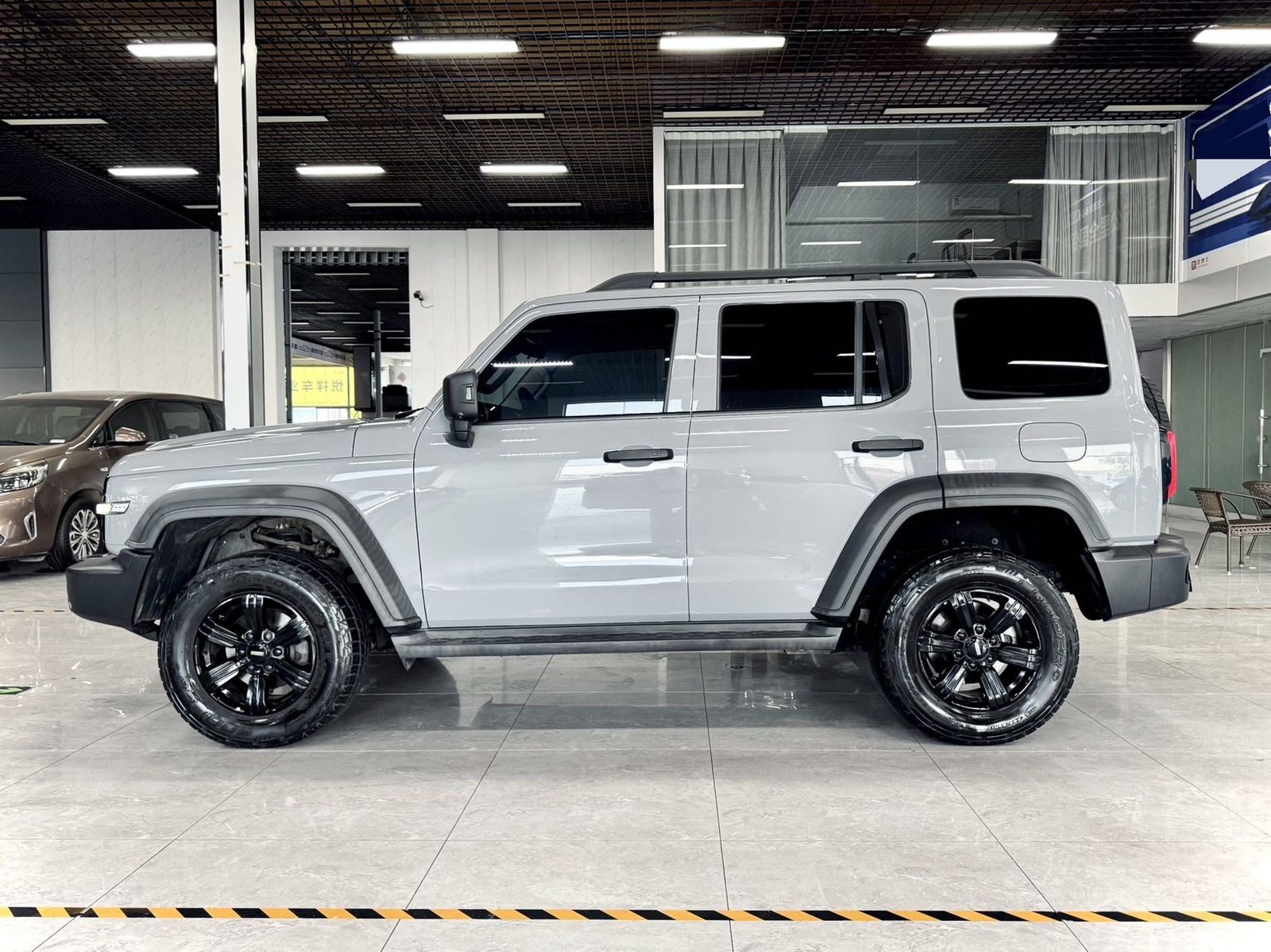 TANK Tank 300 2.0T Off-Road Edition Conqueror fotoğraf 2