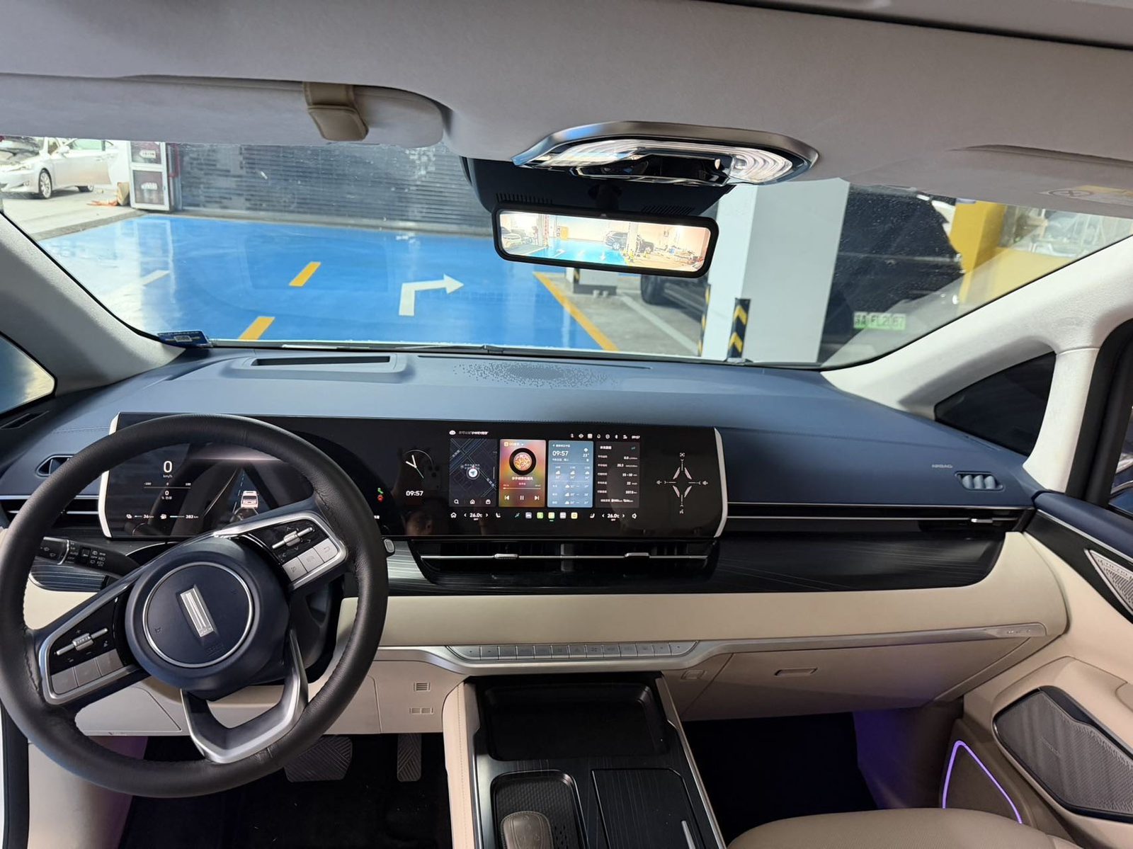 Foto WEY Gaoshan PHEV 1.5T Four-Wheel-Drive Flagship Edition 5