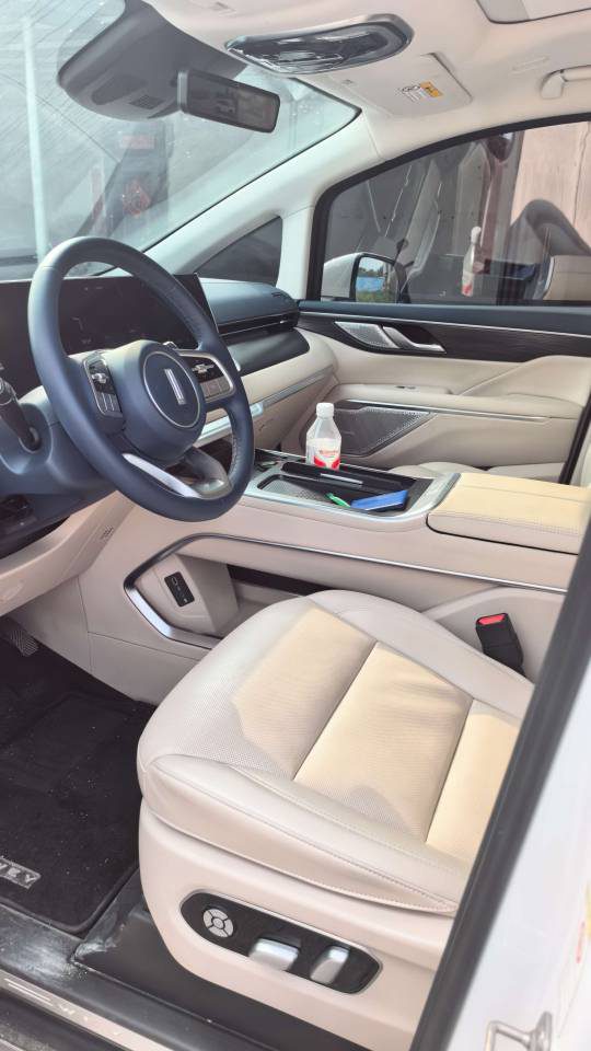 Foto del WEY Gaoshan PHEV 1.5T Four-Wheel-Drive Flagship Edition 4