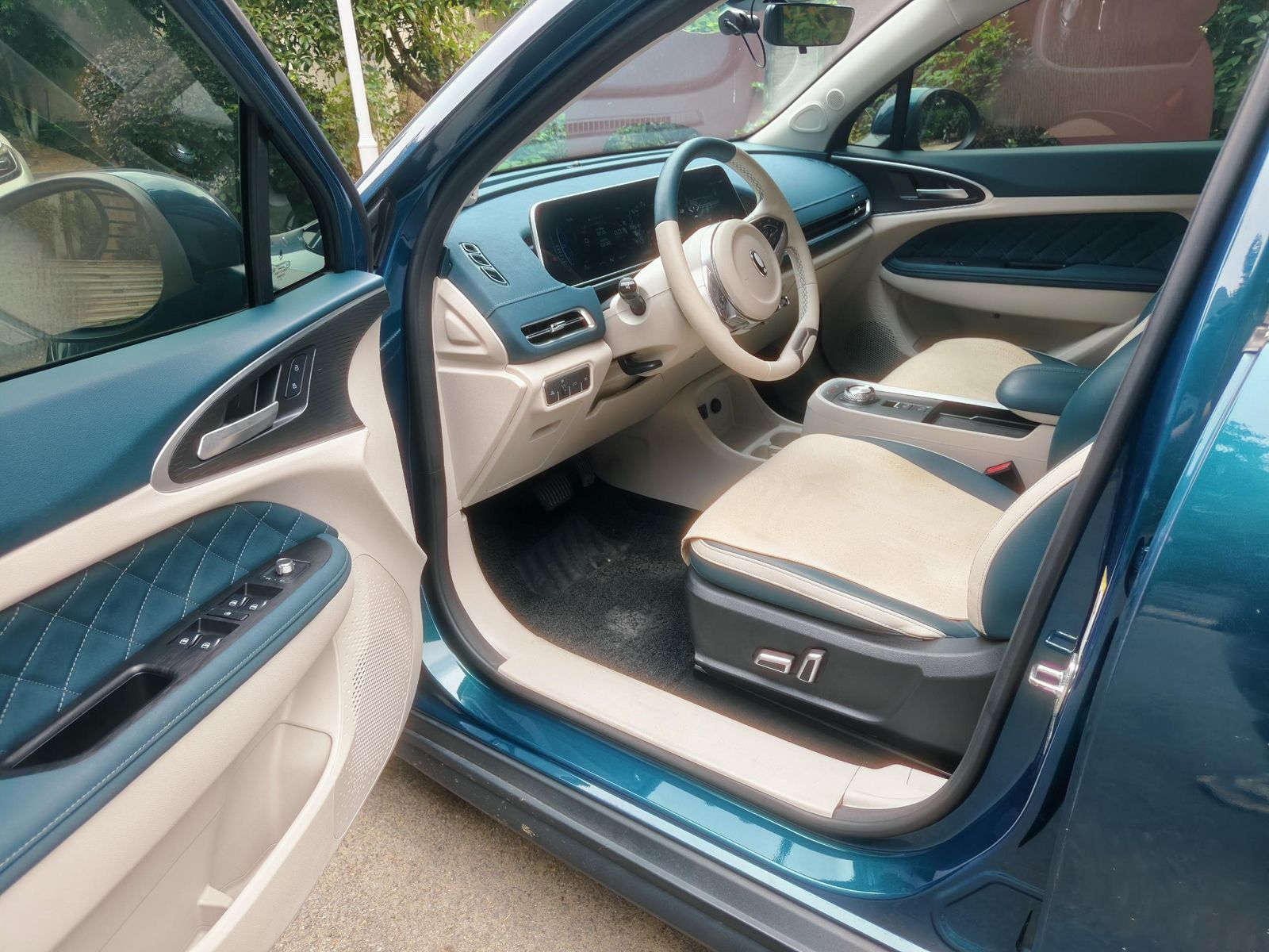 ORA Ora Good Cat 400km Standard Range Prestige Trim with Lithium Iron Phosphate Battery photo 3