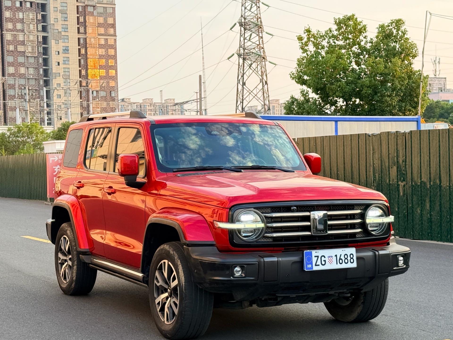 Foto TANK Tank 300 2.0T Urban Edition—So Stylish 3