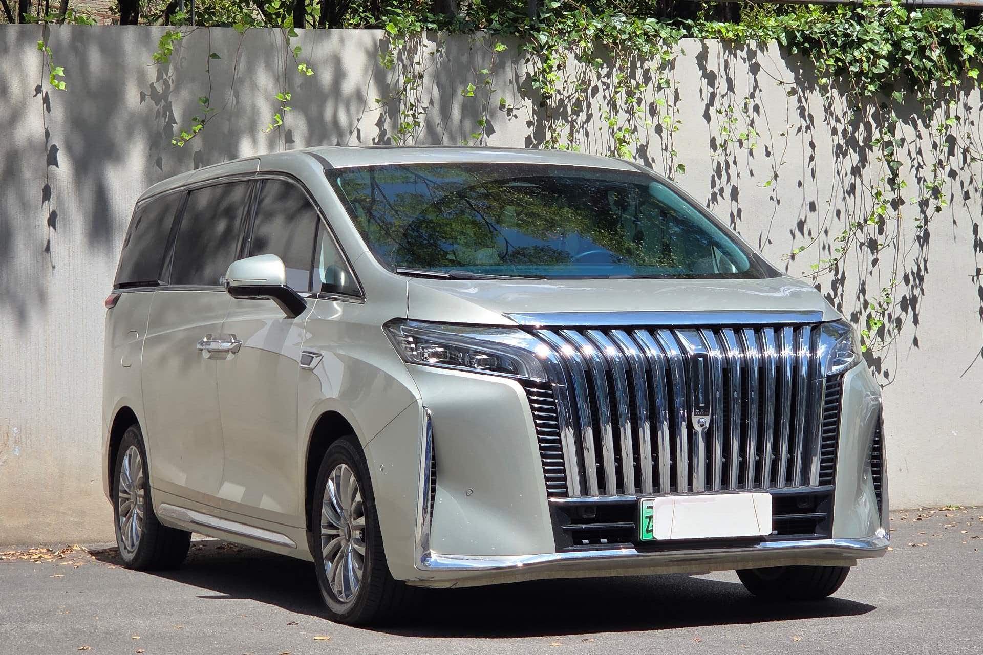 Фото WEY Gaoshan PHEV 1.5T Four-Wheel-Drive Flagship Edition — 3
