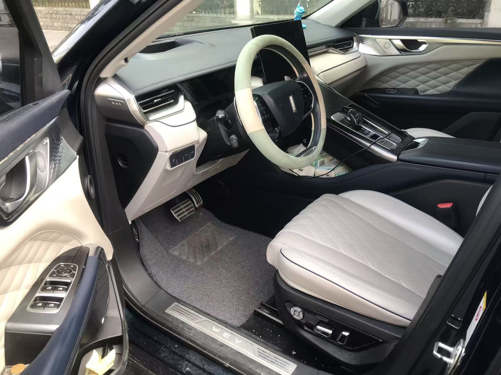 صورة WEY Mocha 48V 2.0T 2WD Special Rich Edition رقم 2
