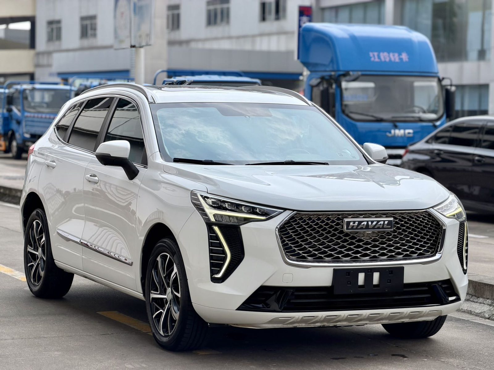 Фото Haval Jolion First Love 1.5T Junior Edition — 3