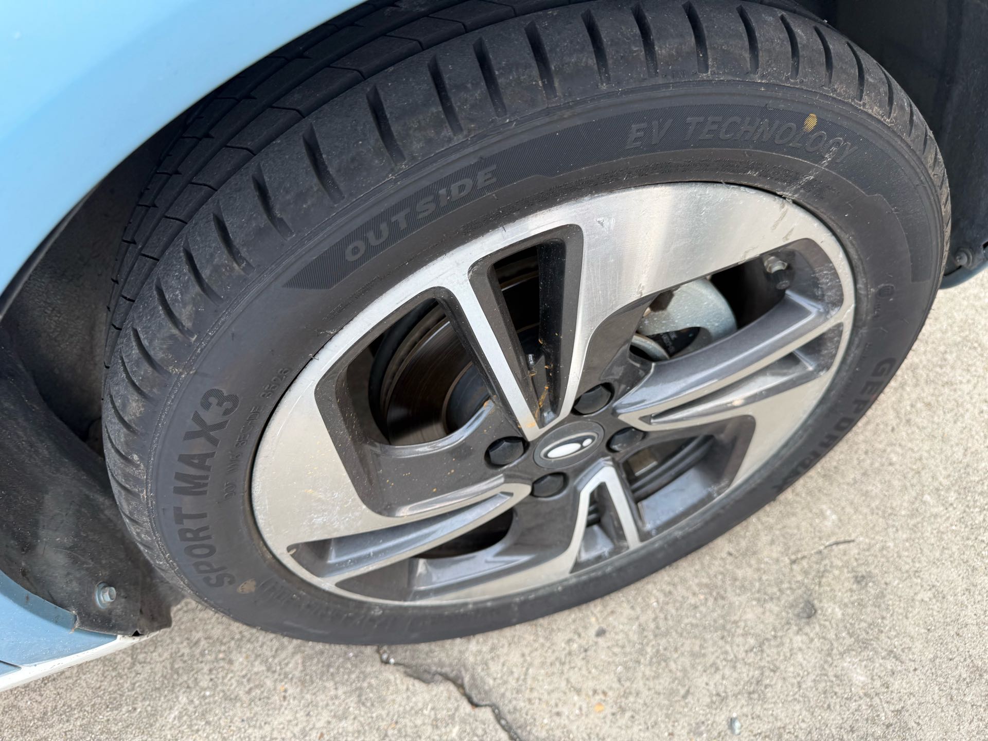 Foto del ORA R1 (Black Cat) 351km Luxury Model 4