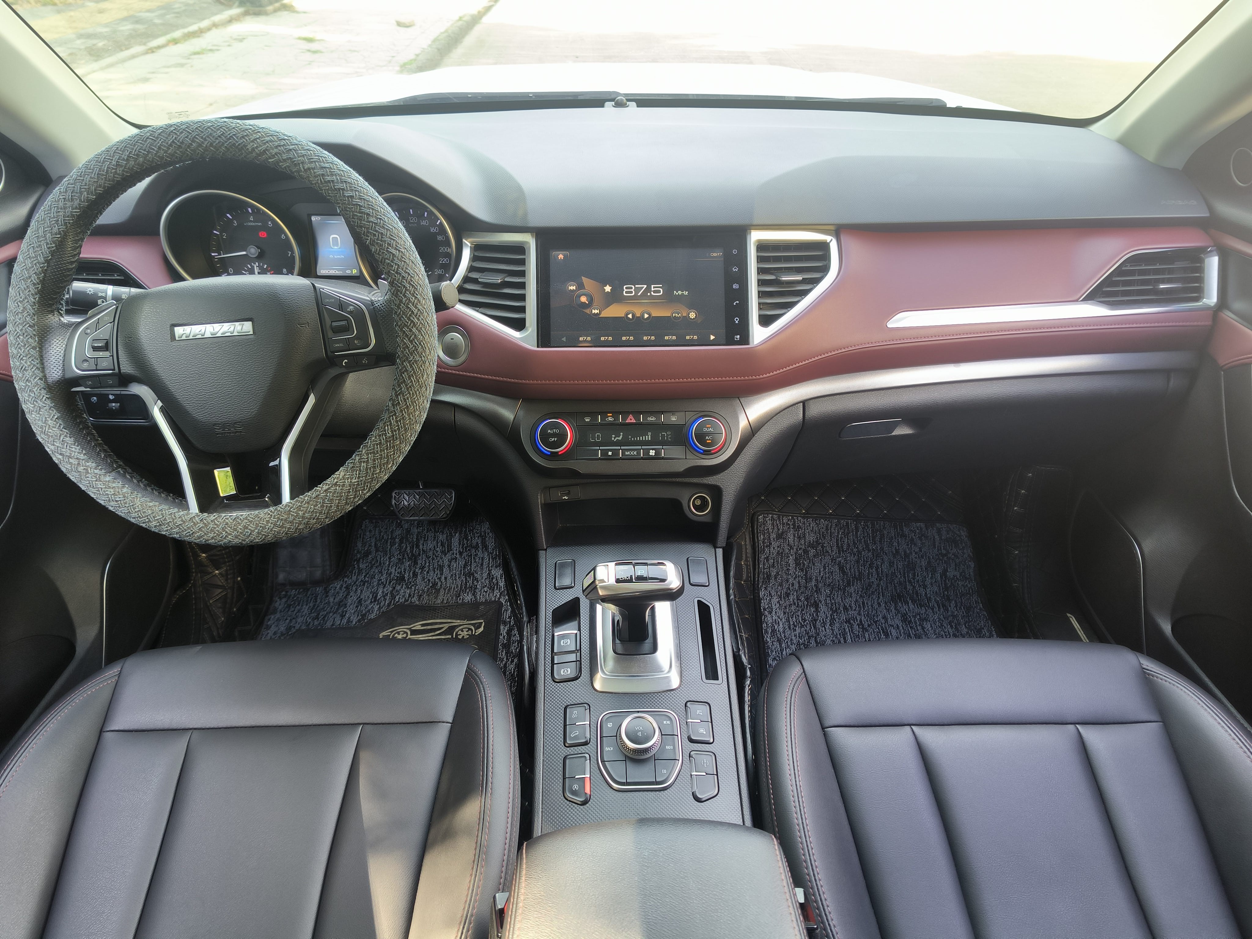Haval 2019 H6 Coupe 1.5T 2WD Luxury Smart Connect Version photo 4