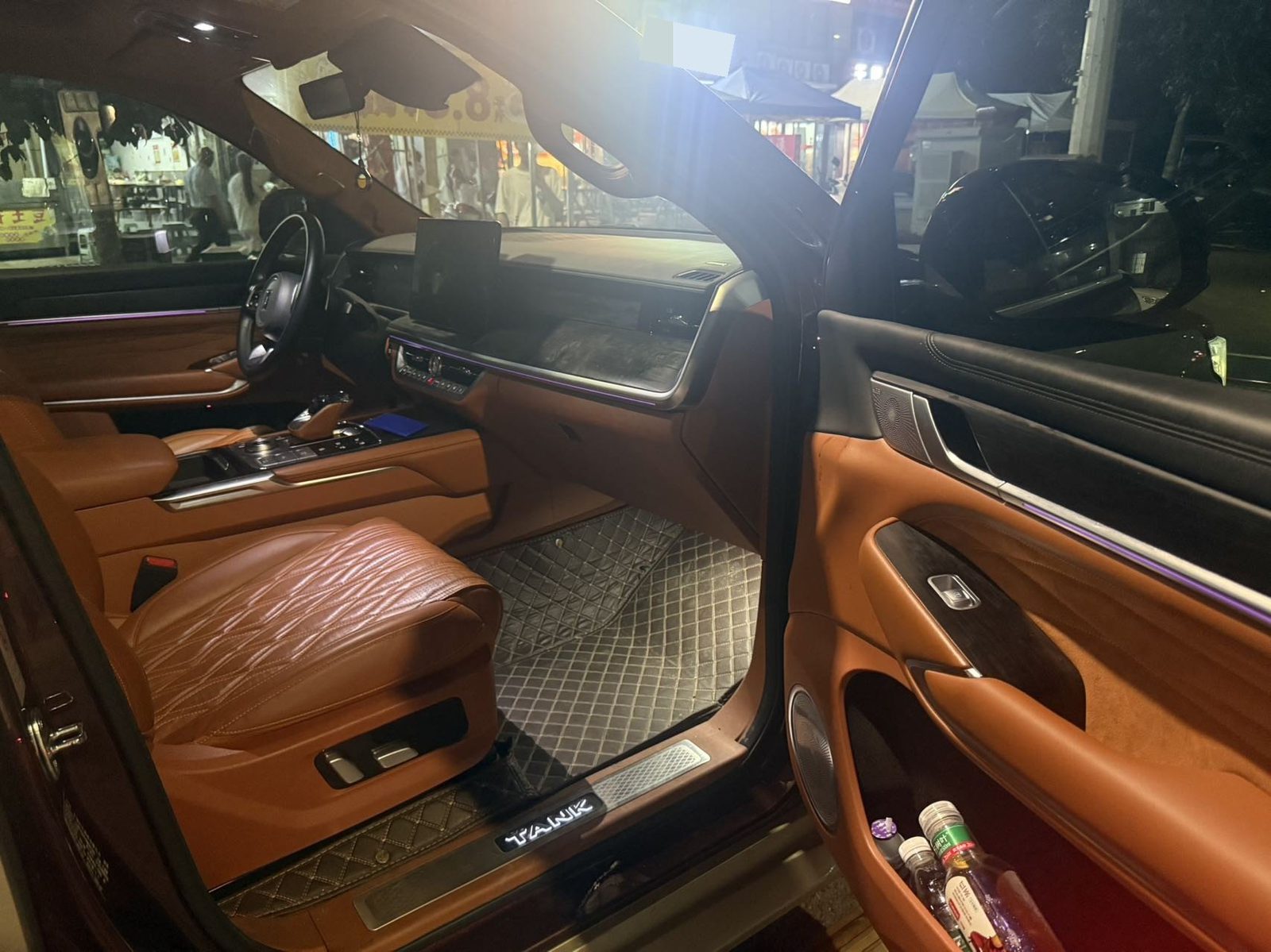Фото TANK Tank 500 48V 3.0T Custom Edition 5-seater — 3