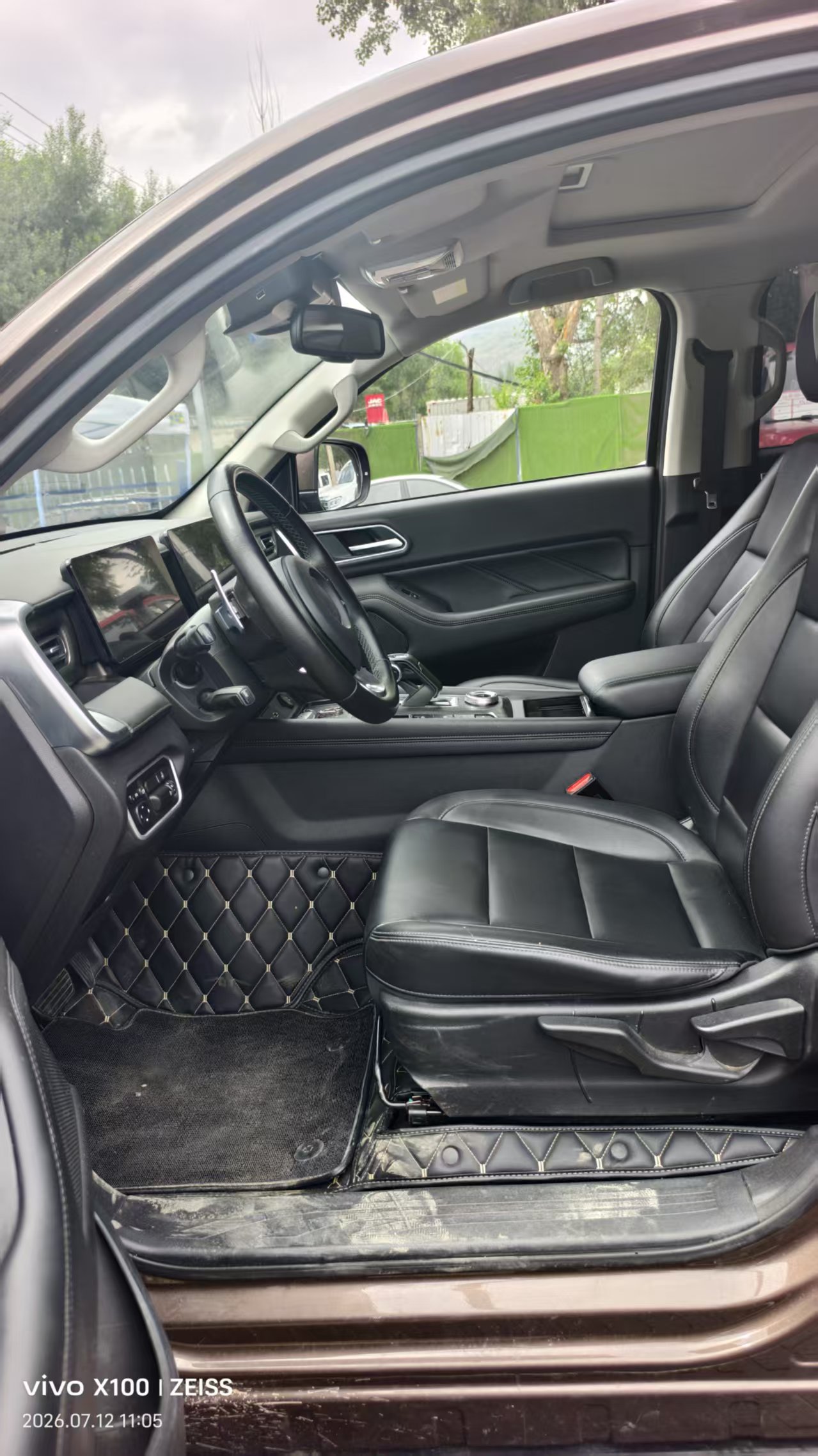Foto del Great Wall POER 2023 Cannon 2.0T Passenger Version Gasoline AWD Comfort Model 4