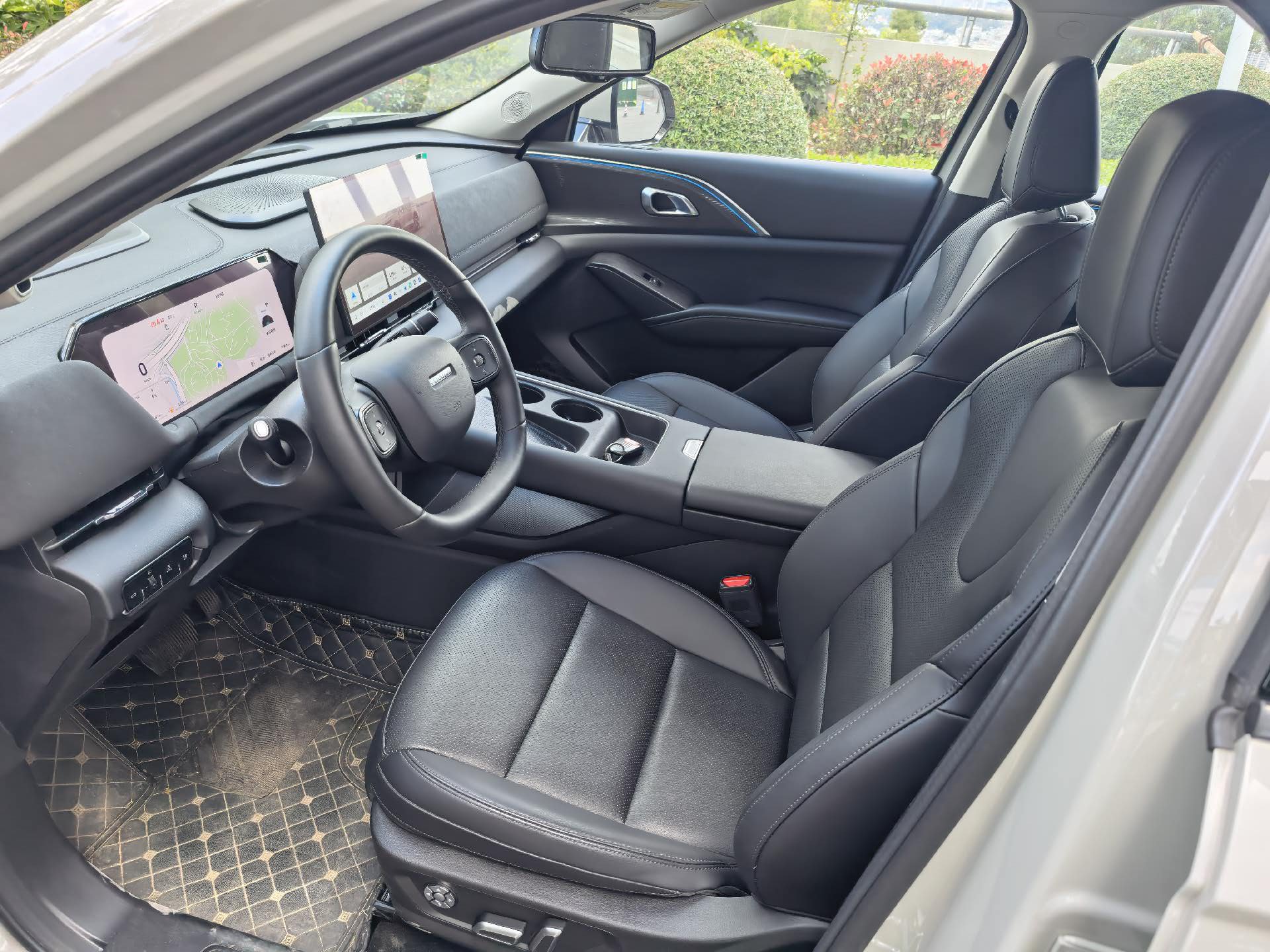 Foto Haval Brave Dragon Xiaolong MAX 1.5 Hi4 165 Ultra Smart Driving Version 2