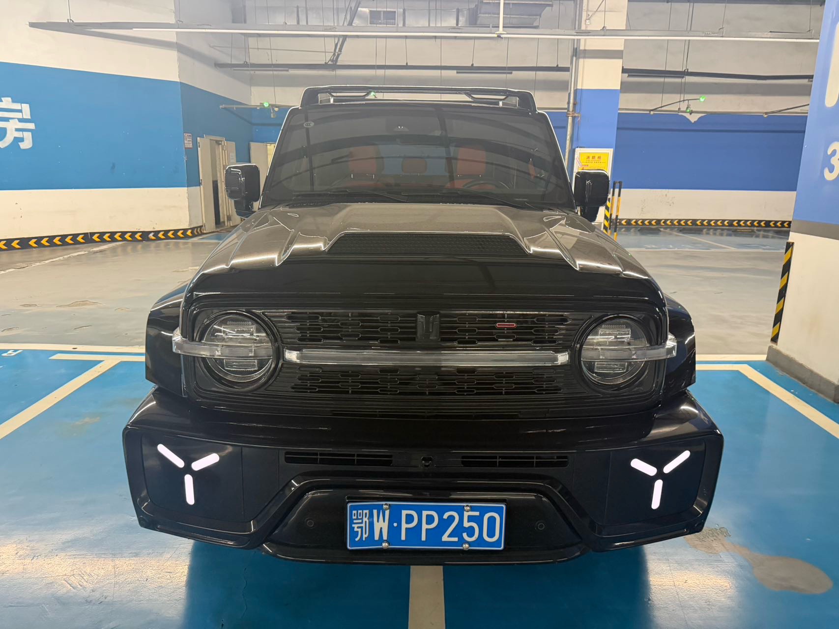 Фото TANK 2023 Tank 300 2.0T Cyber Knight — 4