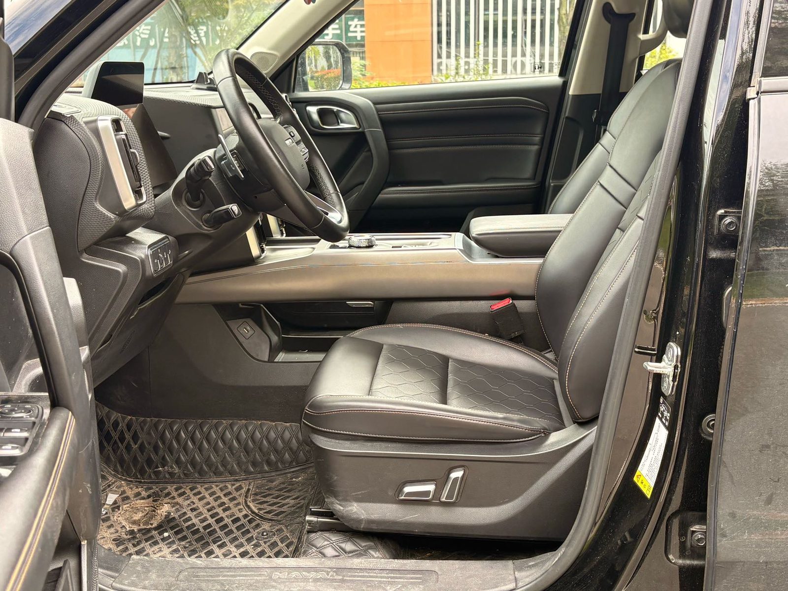 Foto del Haval Dargo Tank 300 1.5T 2WD Labrador Edition 5