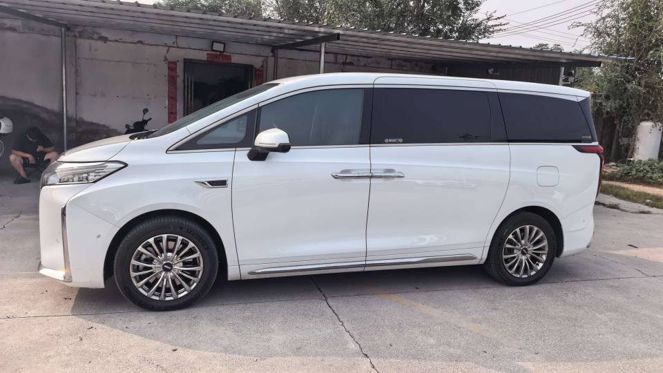 Foto del WEY Gaoshan PHEV 1.5T Four-Wheel-Drive Flagship Edition 2