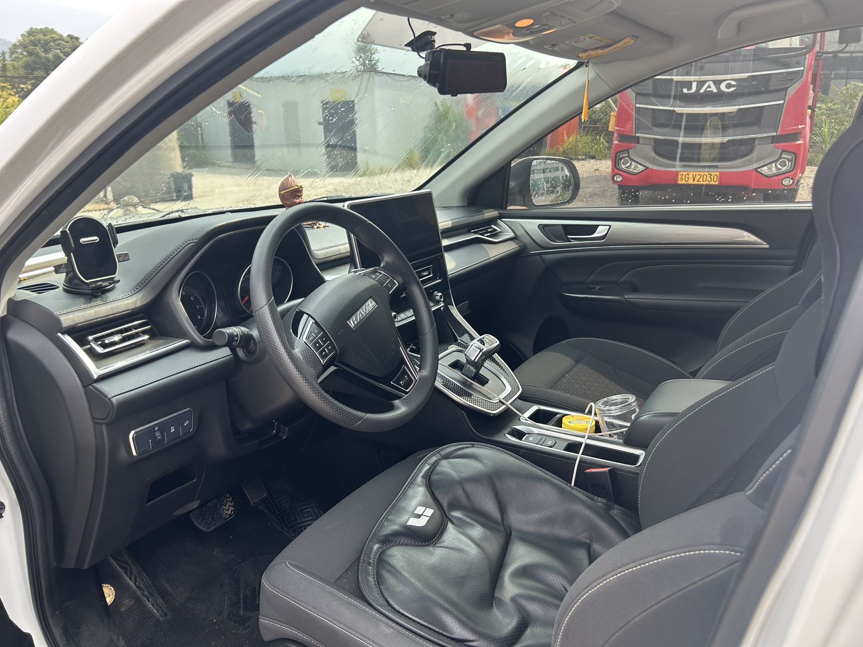 Фото Haval M6 PLUS 1.5T Luxury Smart Connectivity Model — 4