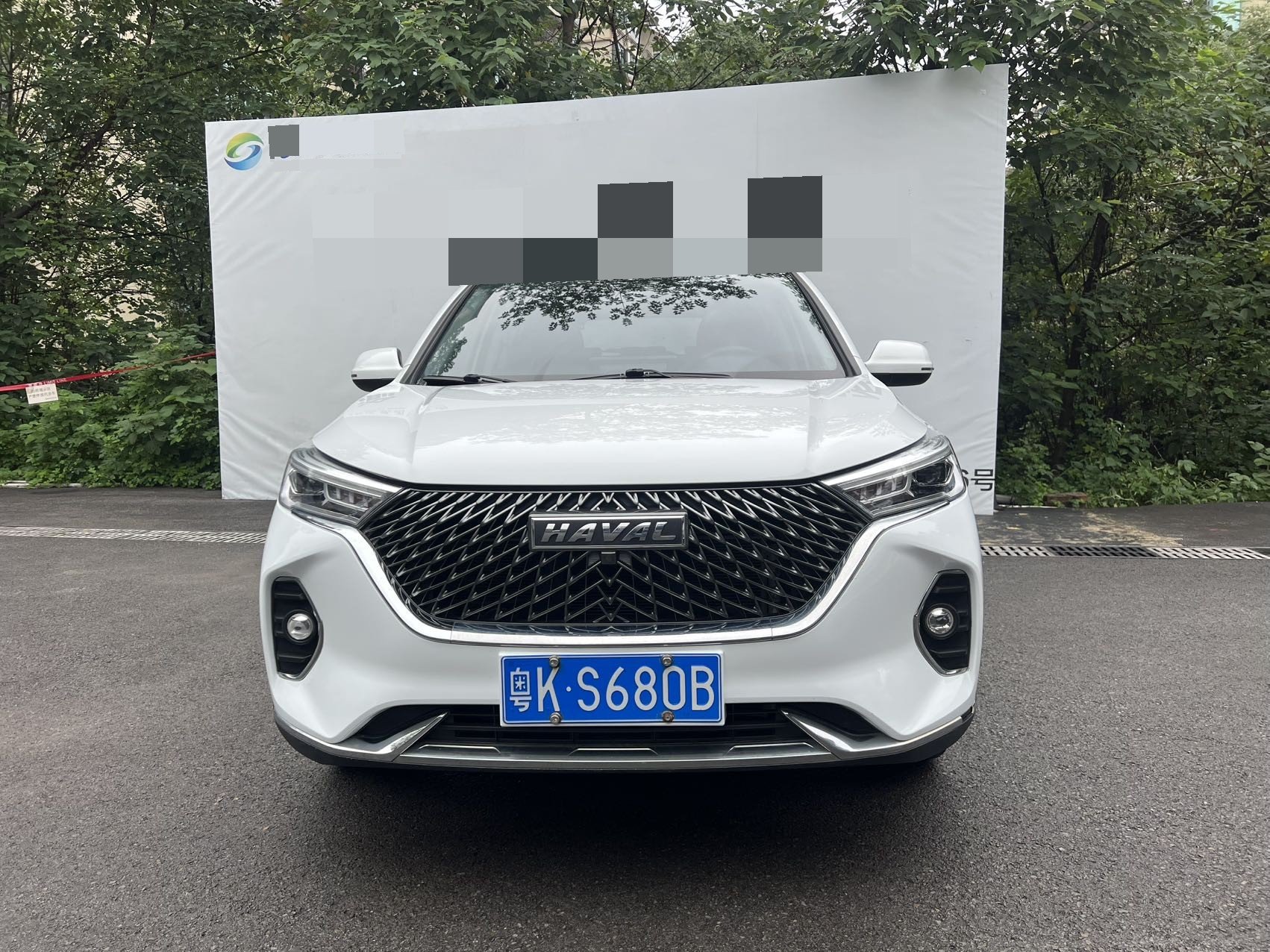 Foto Haval M6 PLUS 1.5T Luxury Smart Connectivity Model 2