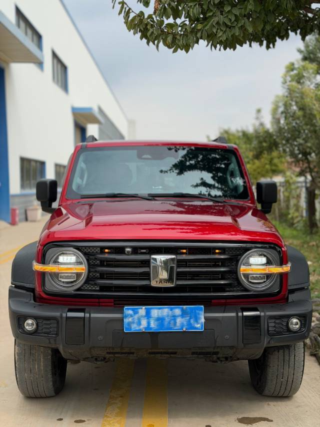 Foto del TANK Tank 300 2.0T Off-Road Edition Conqueror 3