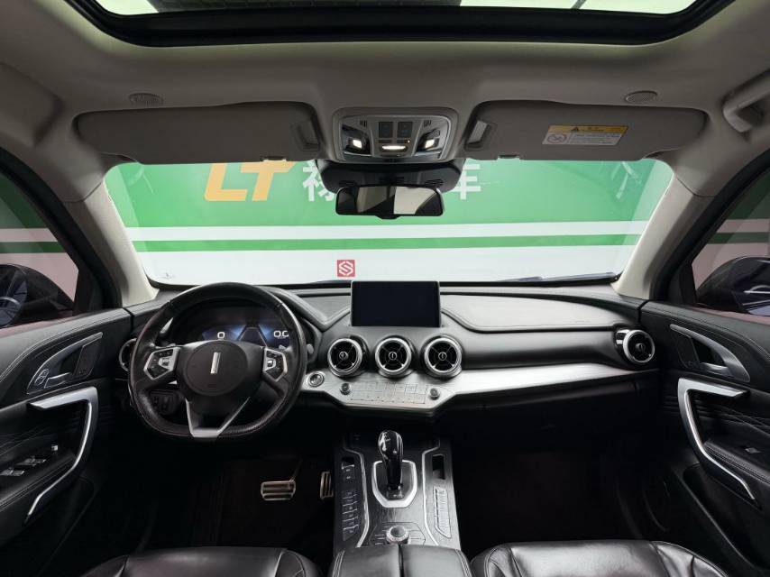 WEY VV7 2.0T Flagship Upgraded Model photo 3