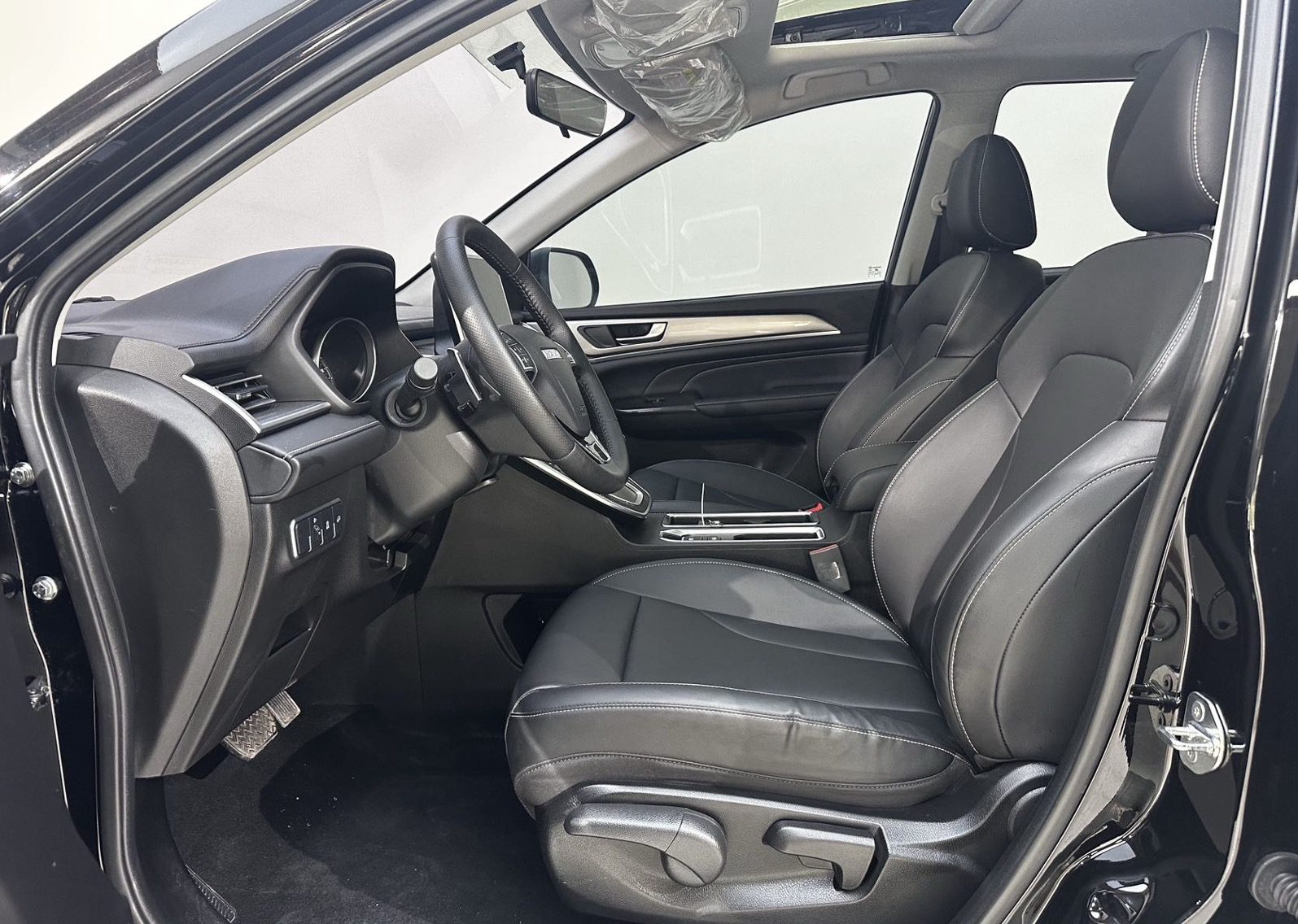 Haval M6 PLUS 1.5T Luxury Smart Connectivity Model photo 4