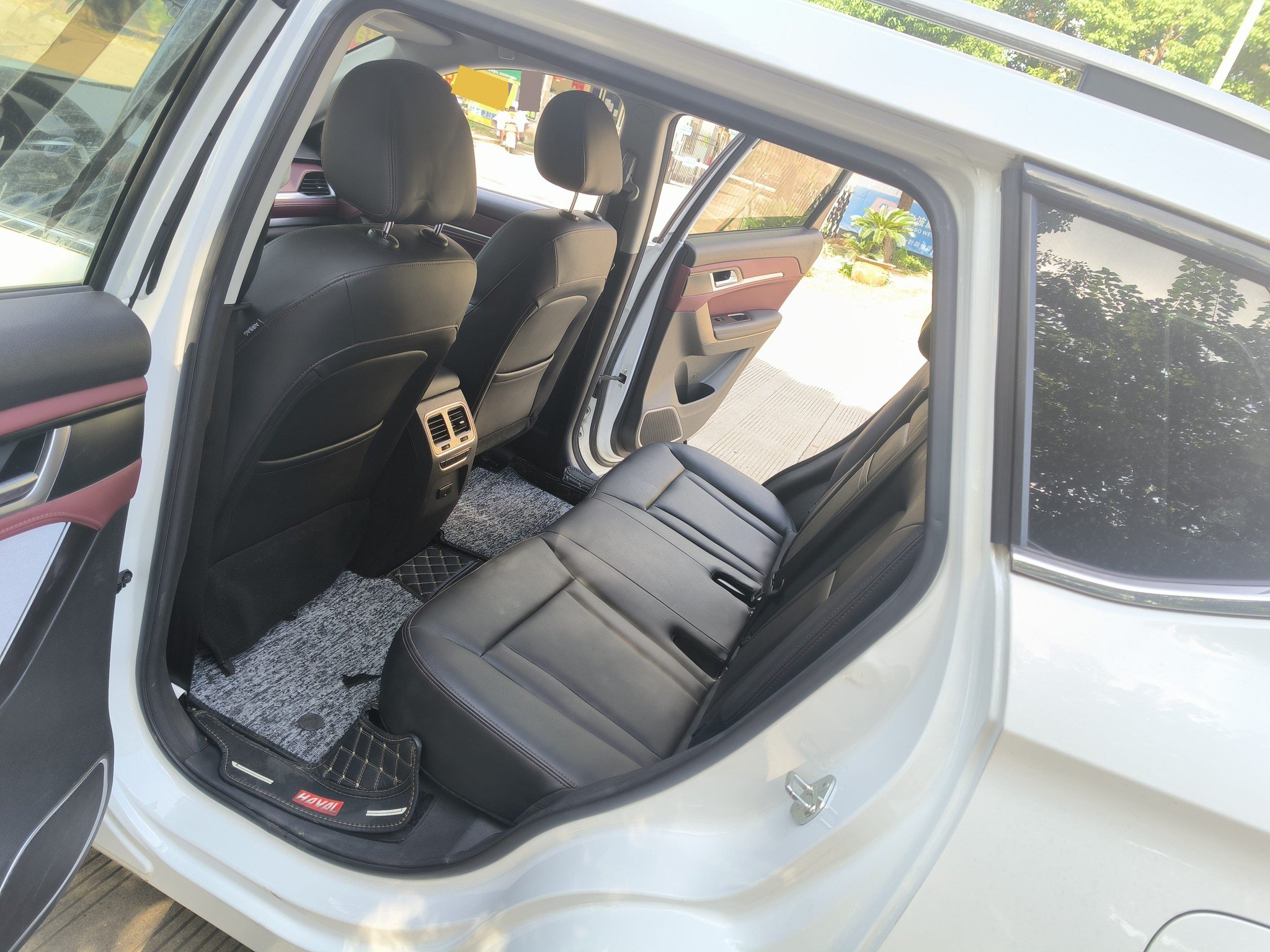 Haval 2019 H6 Coupe 1.5T 2WD Luxury Smart Connect Version photo 3