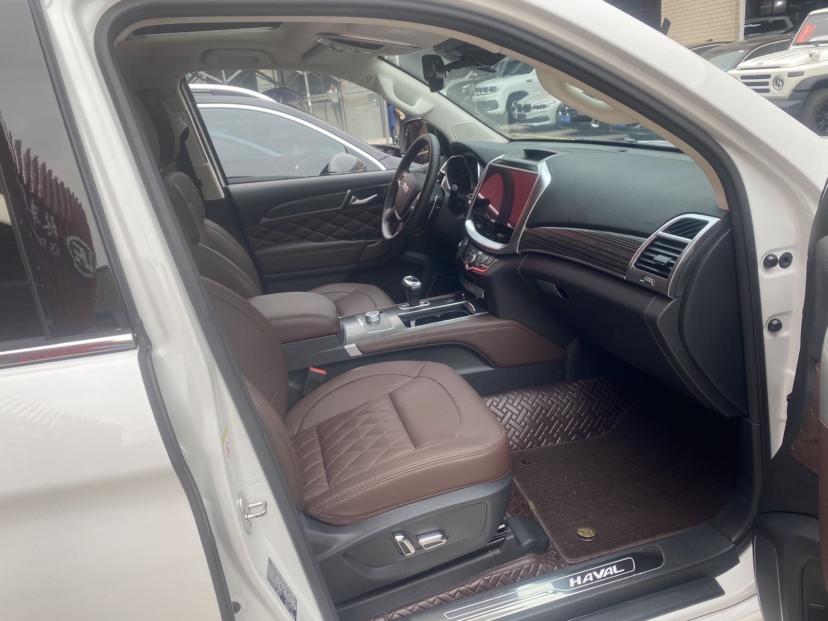 Haval 2022 H9 2.0T 4x4 Luxury 7-seater photo 3