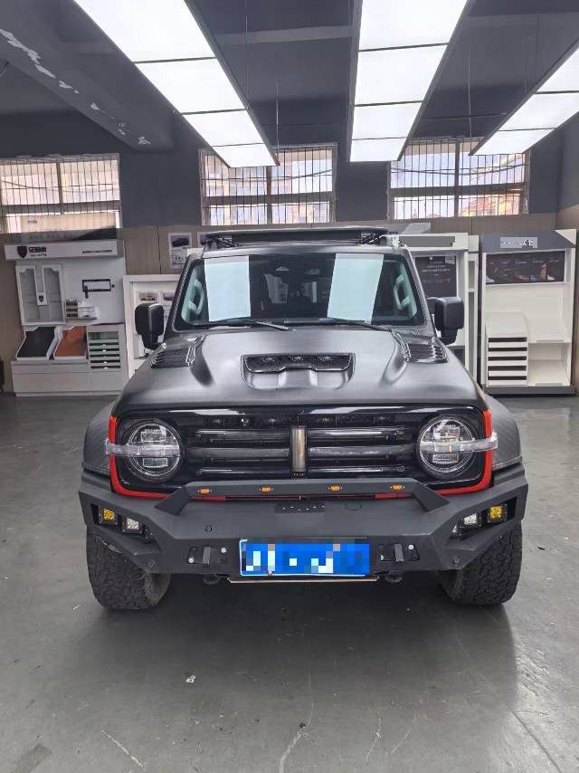 TANK Tank 300 2.0T Off-Road Edition Challenger photo 2