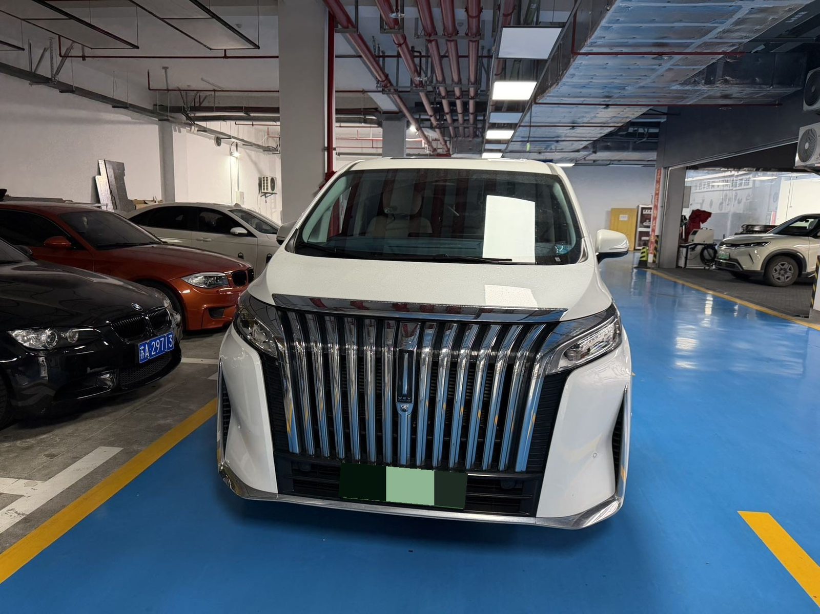 Foto WEY Gaoshan PHEV 1.5T Four-Wheel-Drive Flagship Edition 2
