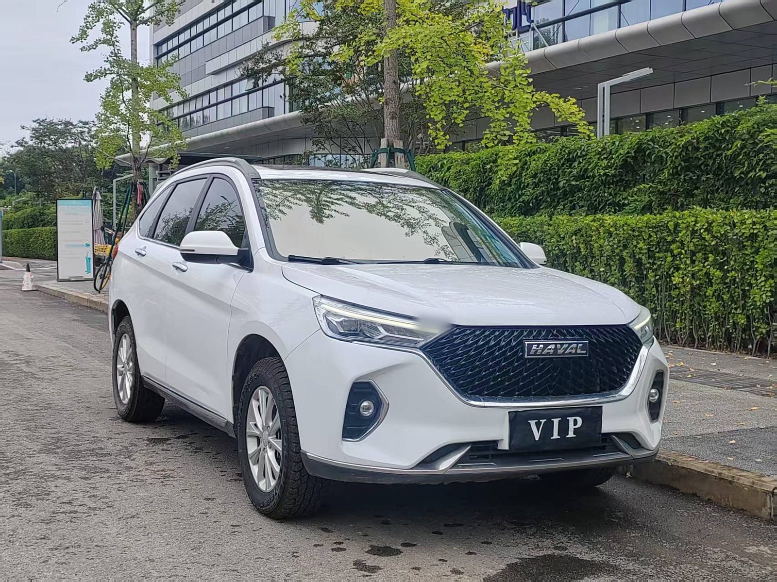 Foto Haval M6 PLUS 1.5T Luxury Smart Connectivity Model 3