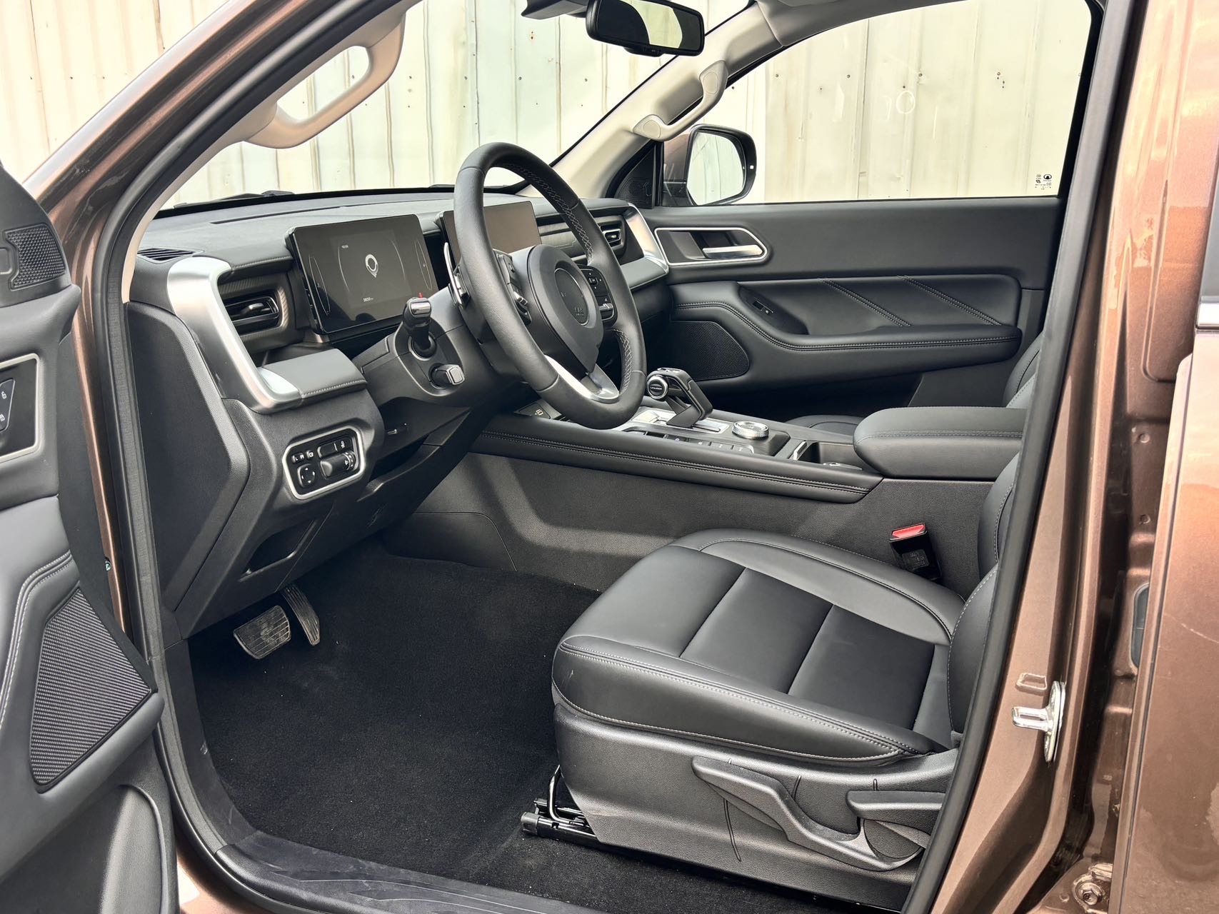 Great Wall POER 2023 Cannon 2.0T Passenger Version Gasoline AWD Comfort Model photo 5