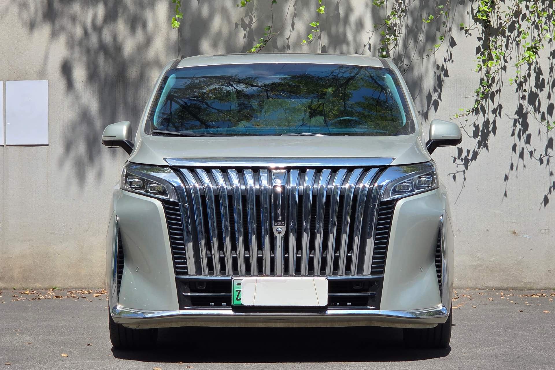 Фото WEY Gaoshan PHEV 1.5T Four-Wheel-Drive Flagship Edition — 2