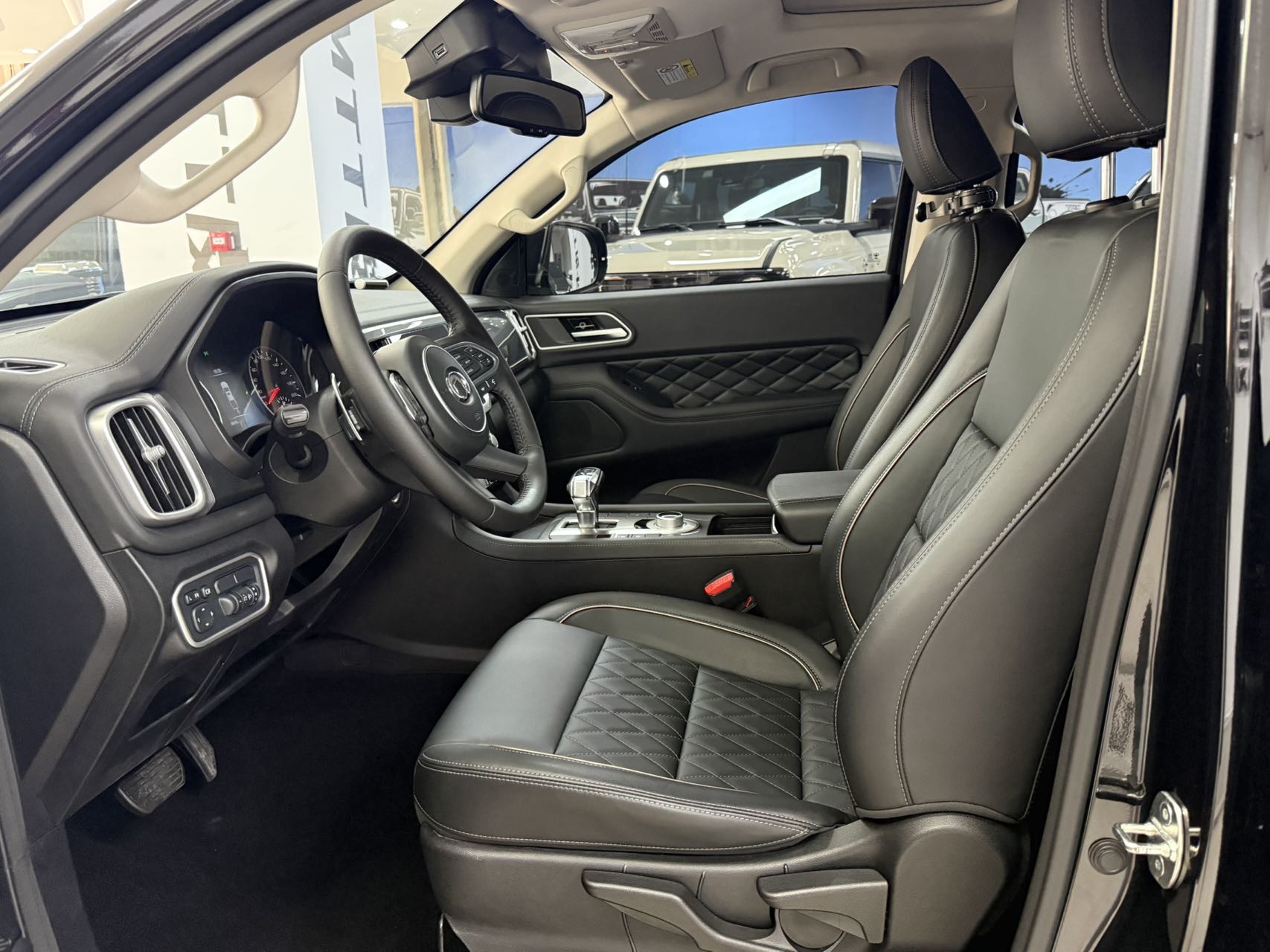 Photo du Great Wall POER 2022 Cannon 2.0T Global Version Passenger Gasoline 4x4 Comfort Standard-Box Trailer Edition 4