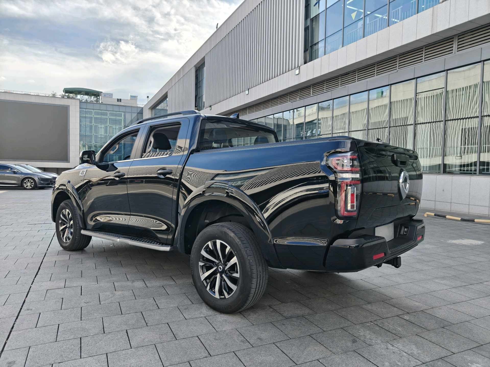 Great Wall POER 2022 Cannon 2.0T Global Version Passenger Gasoline 4x4 Comfort Standard-Box Trailer Edition photo 4
