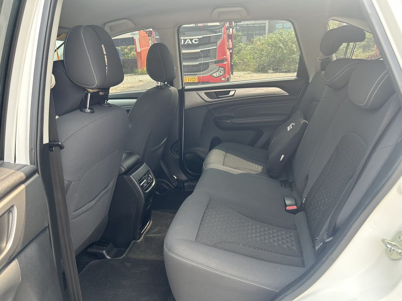 Фото Haval M6 PLUS 1.5T Luxury Smart Connectivity Model — 5